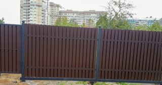 Купить распашные ворота из штакетника Ялта, цена от 2784 руб.